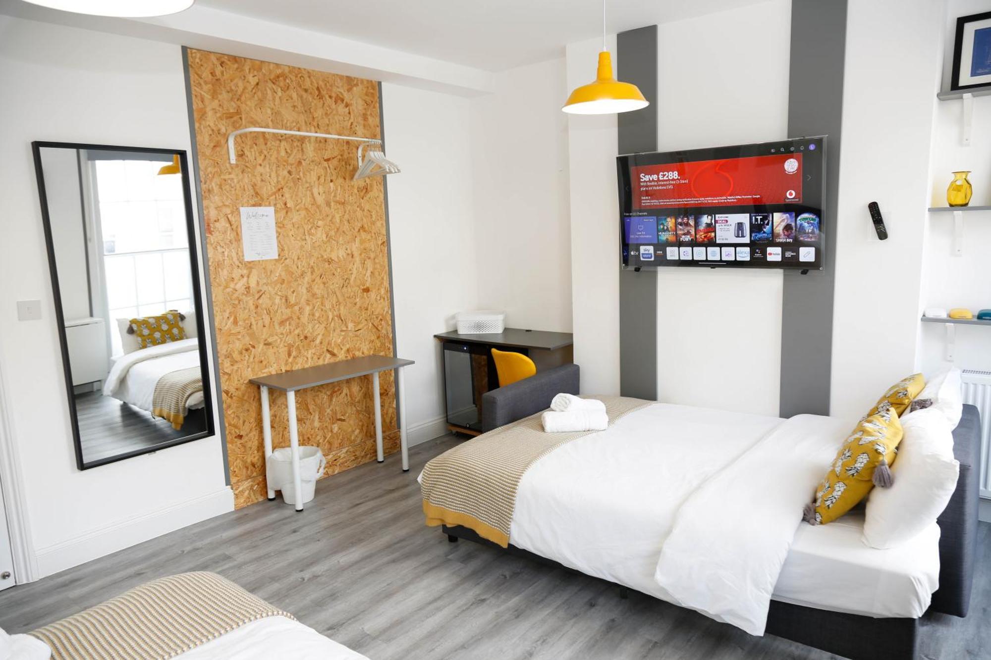 Luxury Rooms In Camden Town Near Shops, Cafes, Bars & Metro With Shared Bathrooms Londres Extérieur photo